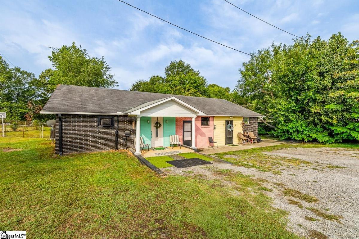 1501B Boiling Springs Road