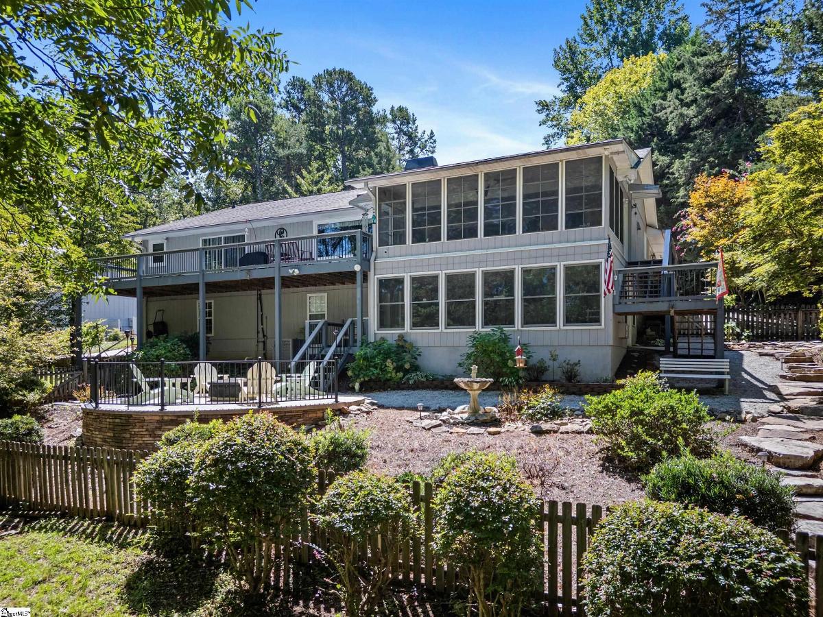 126 Indian Hill
