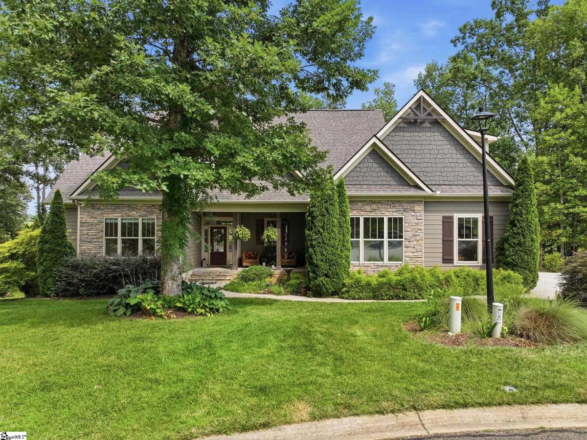 220 Lord Byron Lane