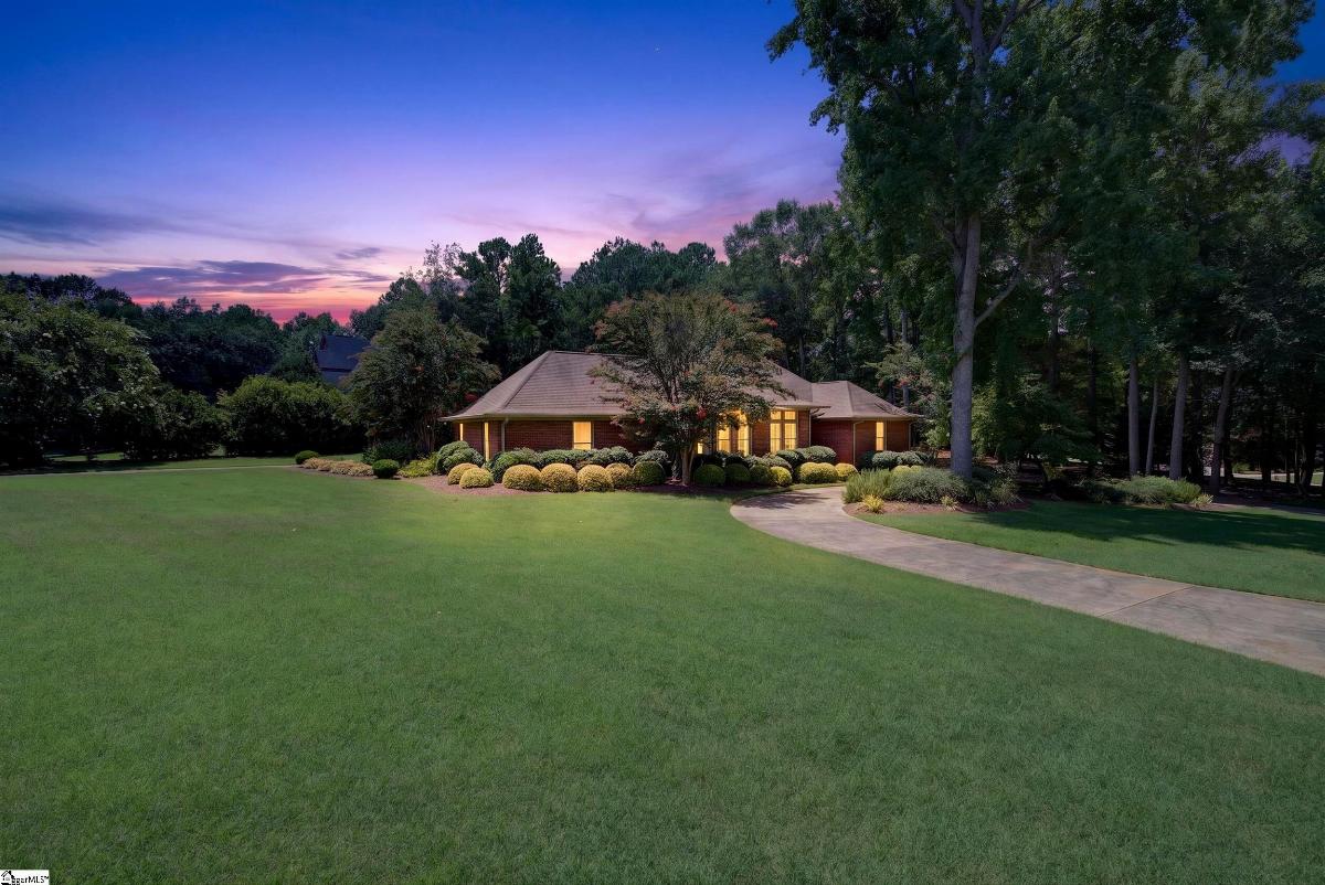 216 Muirfield Drive