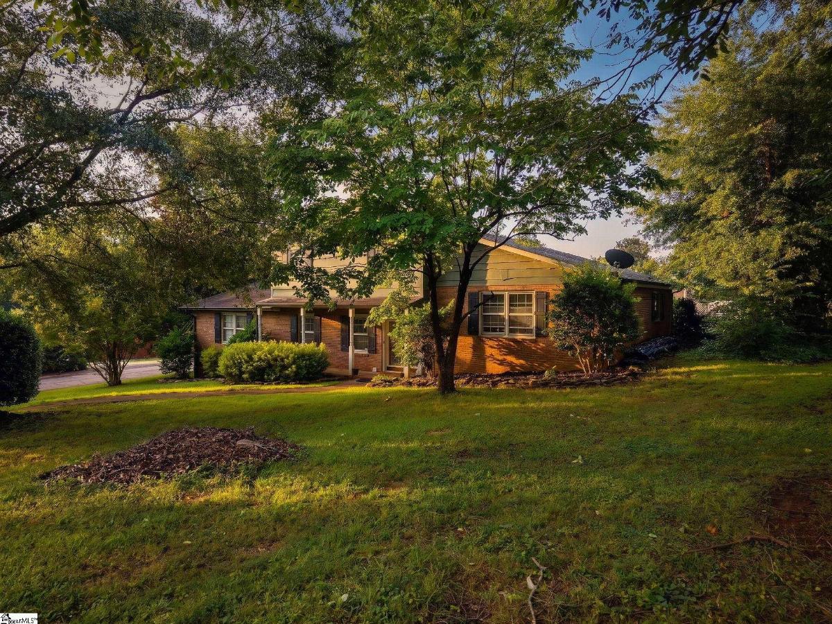 101 Hendrix Court
