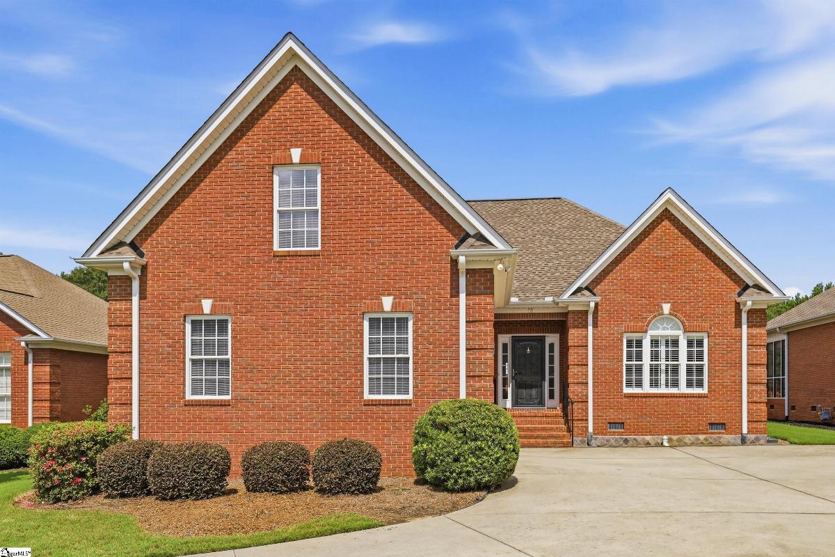 10 Hartsfield Court