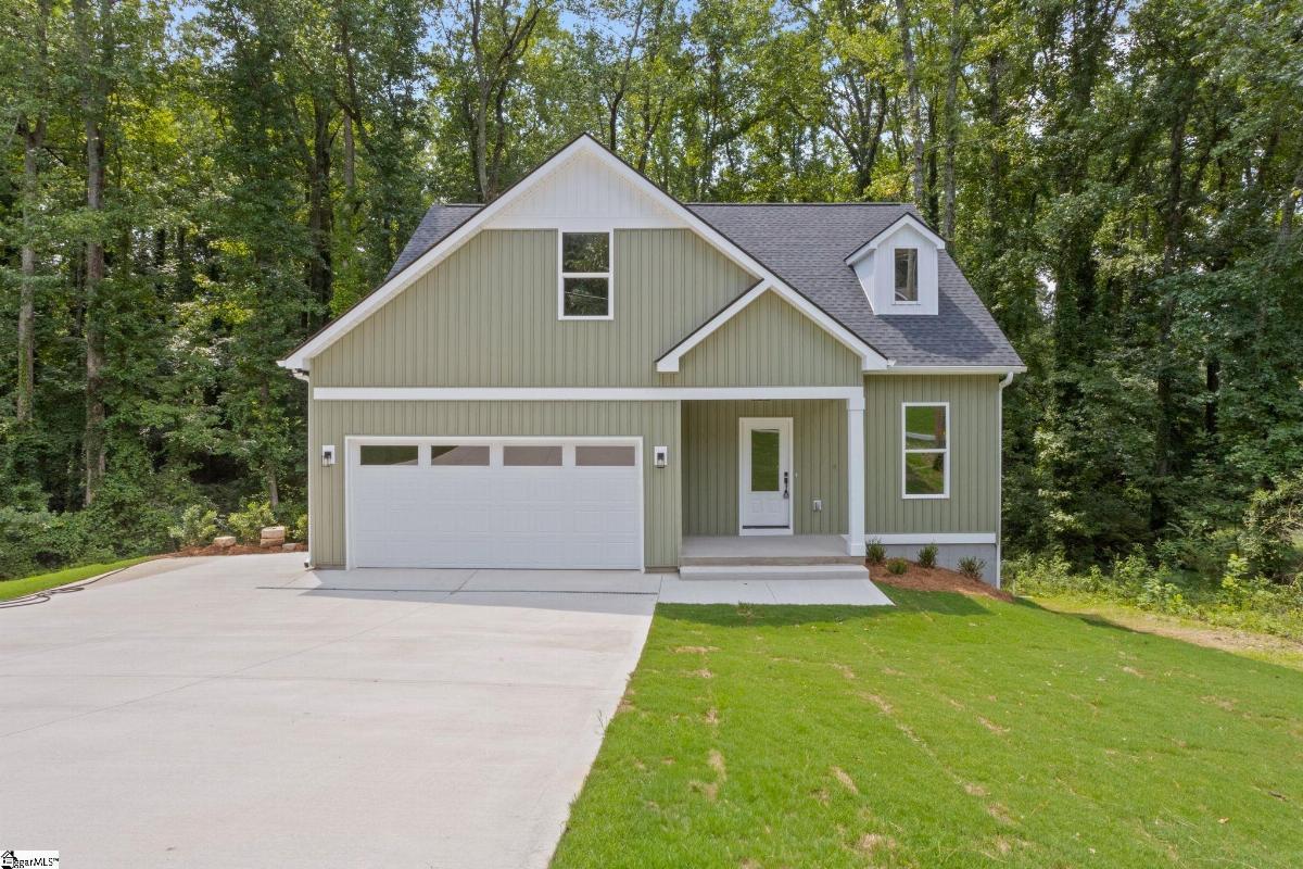 8 Pinewood Drive