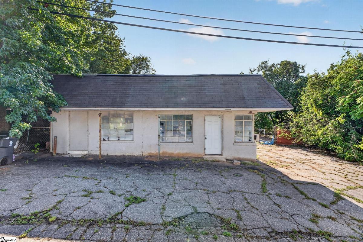 209 E Bramlett Road