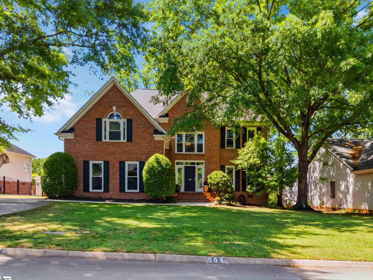 109 E Hypericum Lane