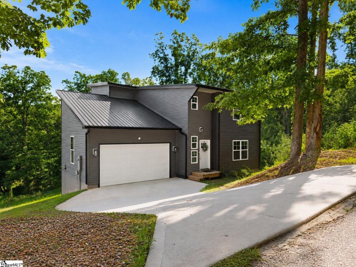348 W Caroline Street