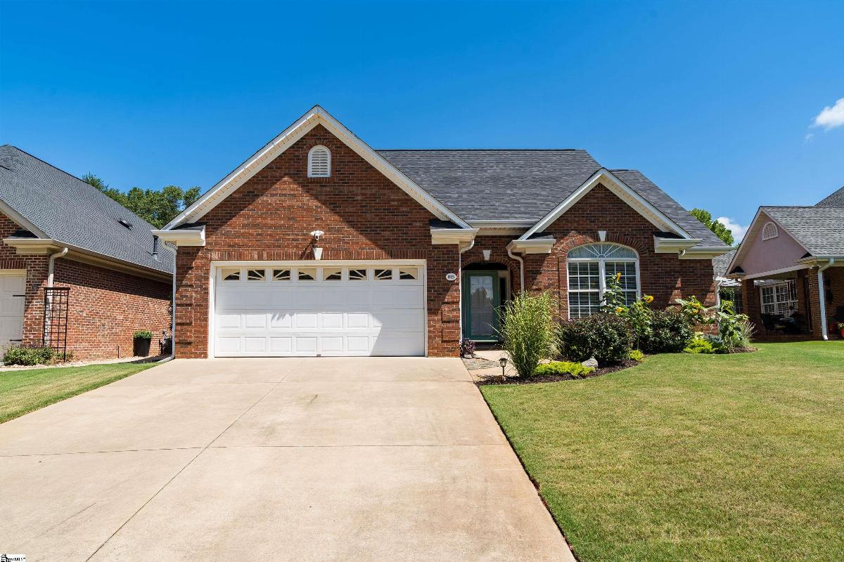 815 White Magnolia Drive