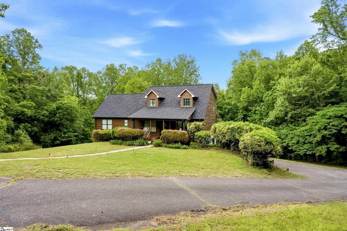 135 Pointe Drive