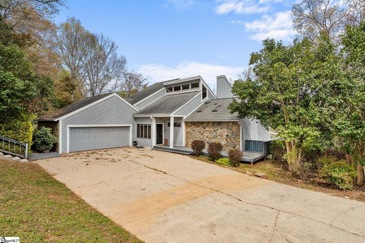 1493 Iroquois Drive