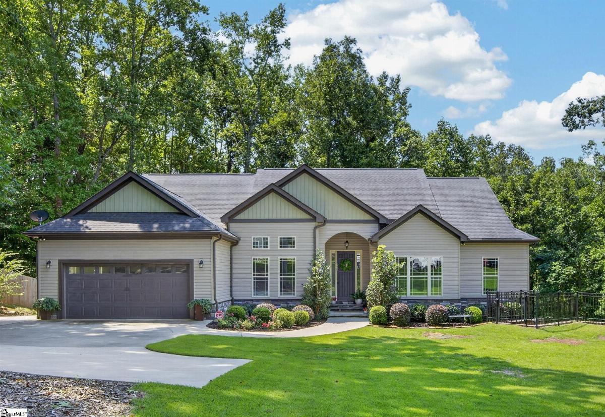 221 Foxhound Road