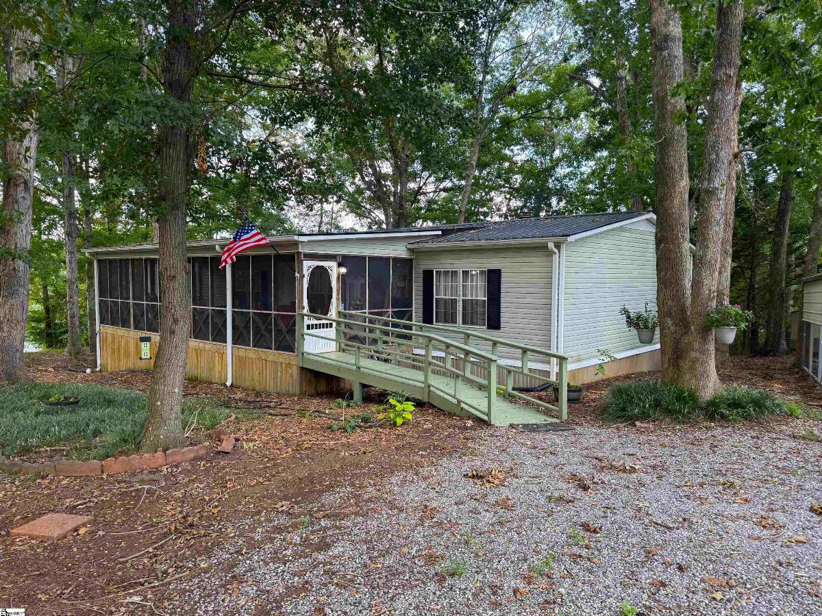 322 Lakeview Drive