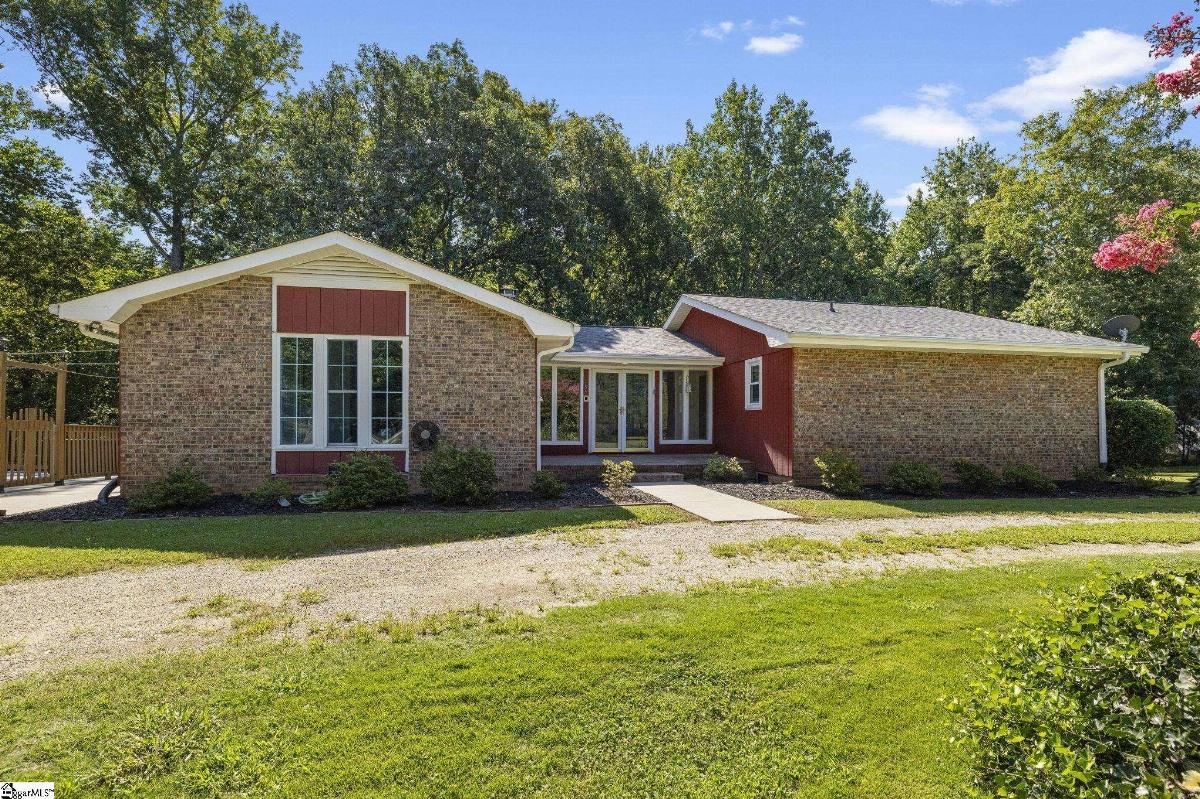 195 Pine Trace