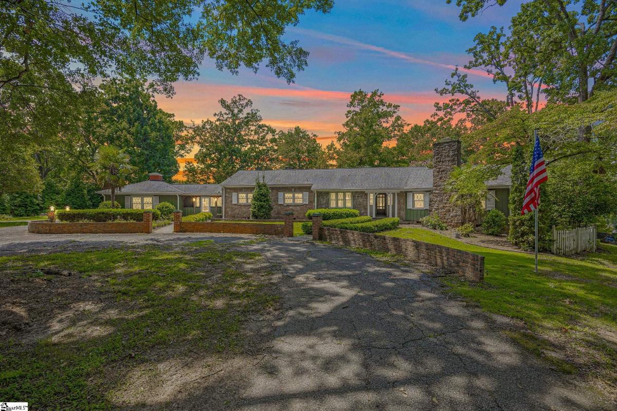 111 Mountain View Drive