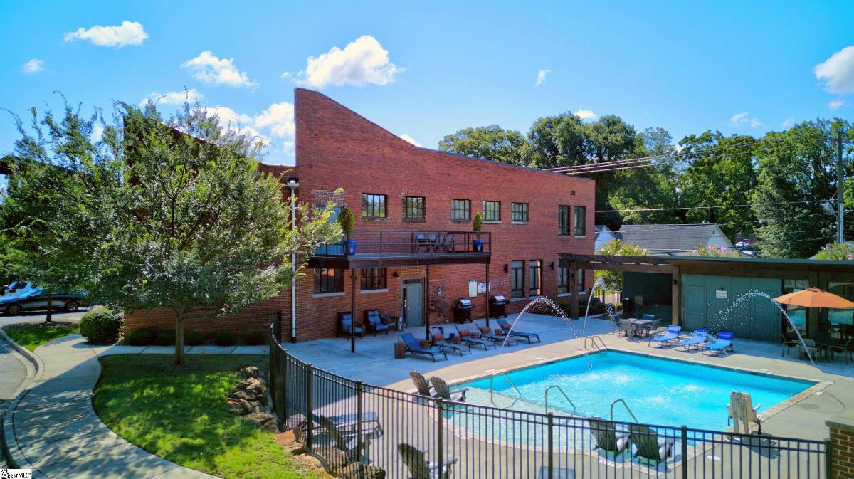 806 Green Avenue