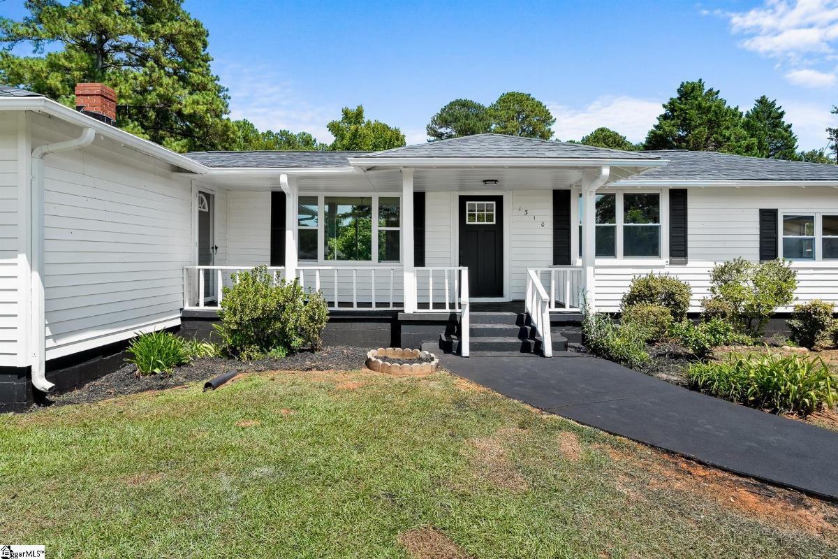 1310 Lakewood Lane