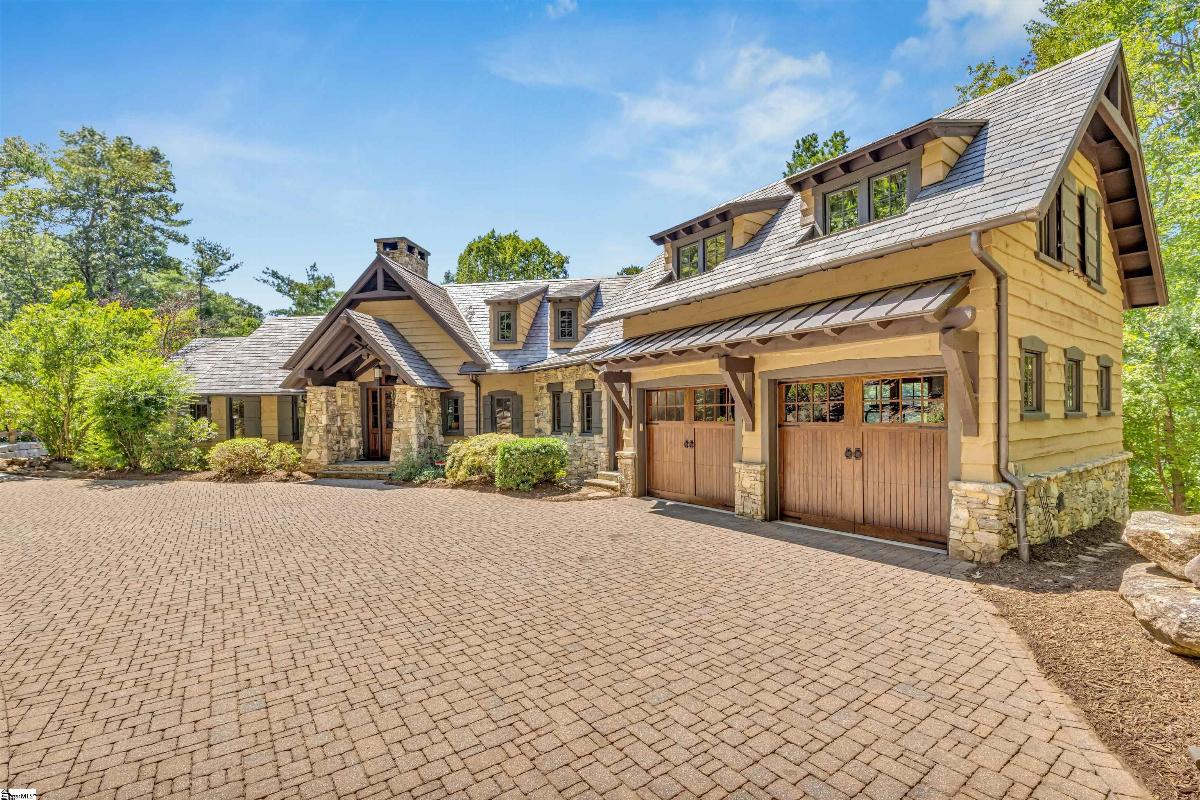 105 Burwood Court
