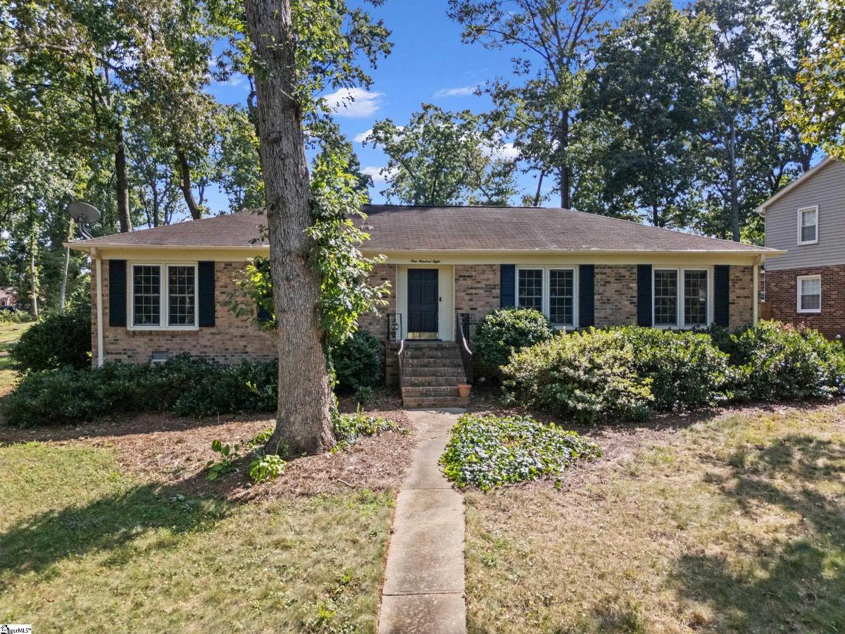 108 Longstreet Drive