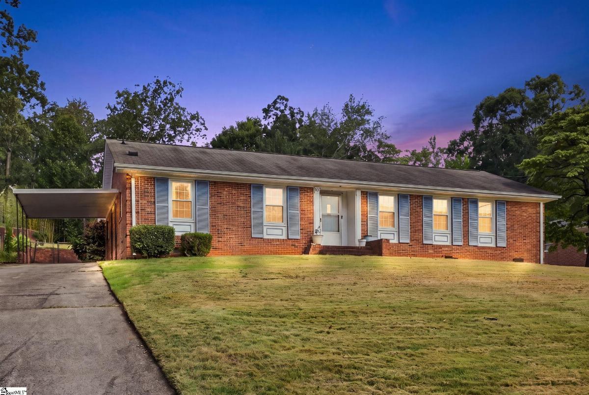 10 Arbutus Trail