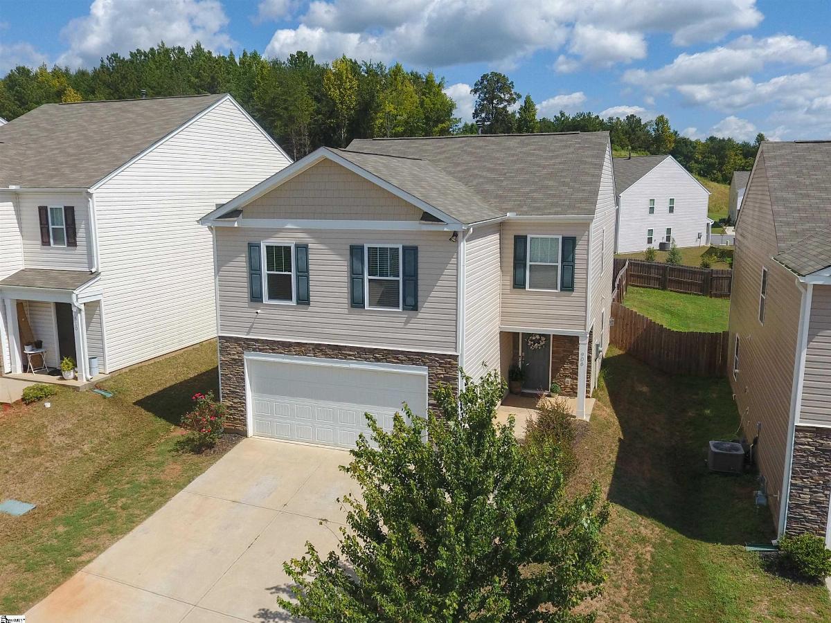 906 Ashwood Way