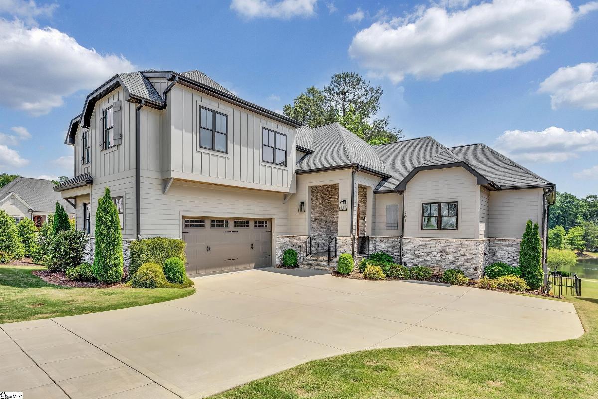 201 Chestnut Pond Lane