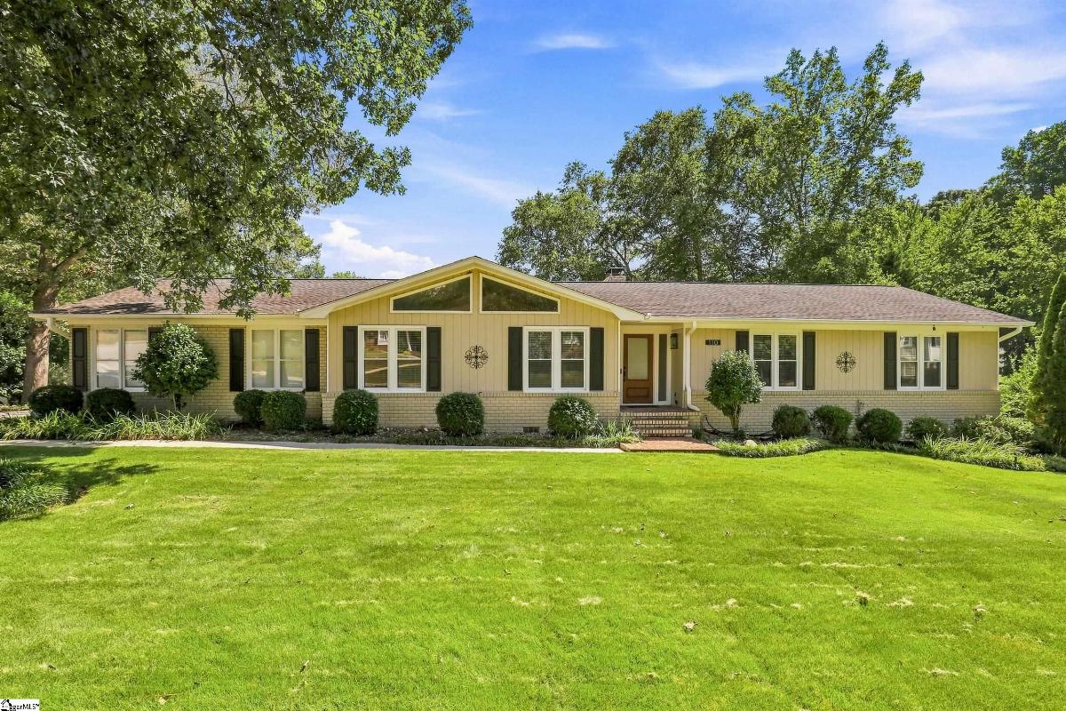 110 Stonehedge Drive