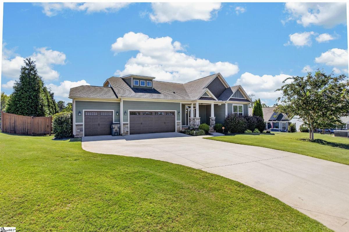 201 Ridgefield Lane