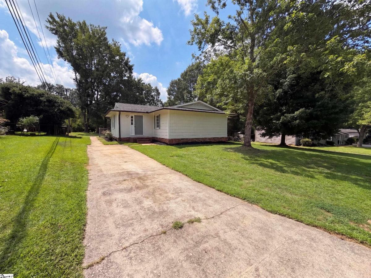 404 W Yellow Wood Drive