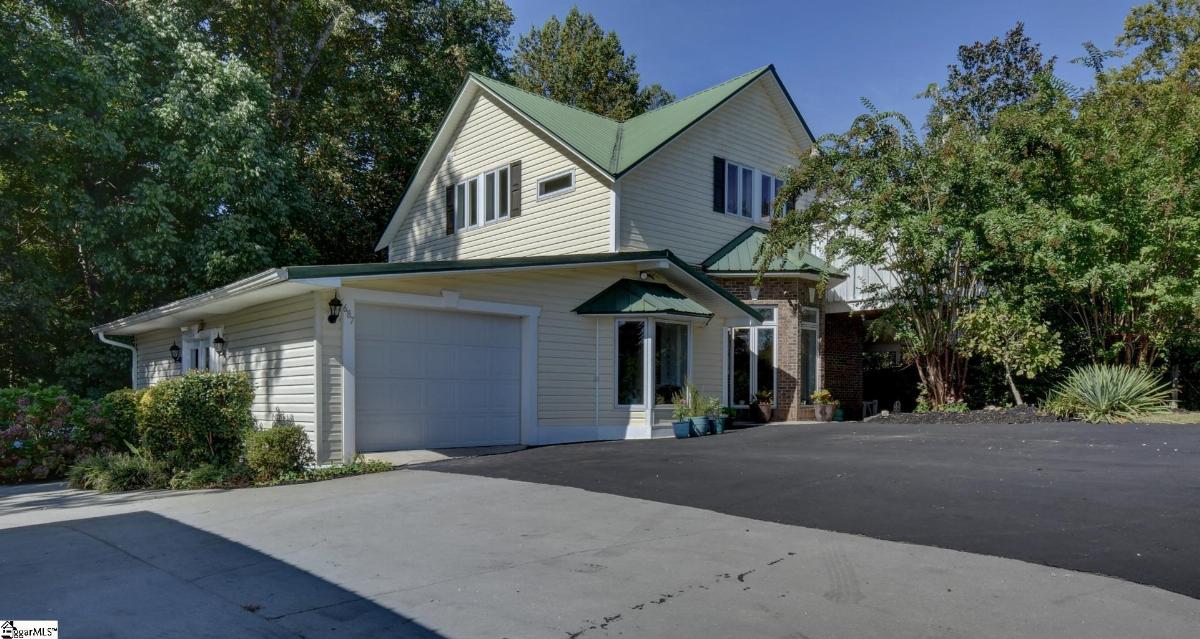687 Burnt Tanyard Road