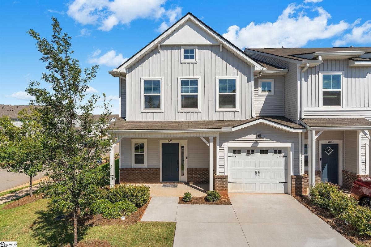 301 Hollenbeck Place