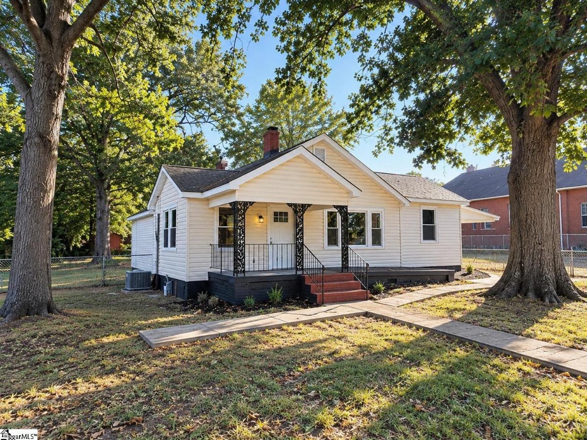 215 W Roosevelt Drive