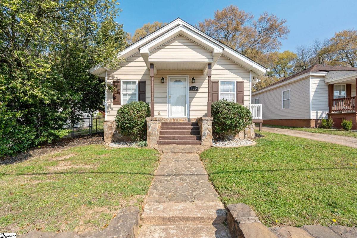 900 Green Avenue