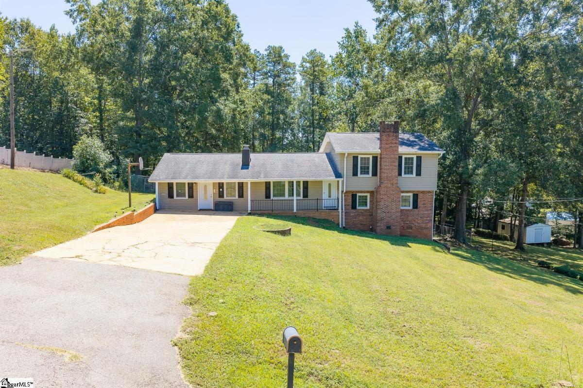 201 Knollview Drive