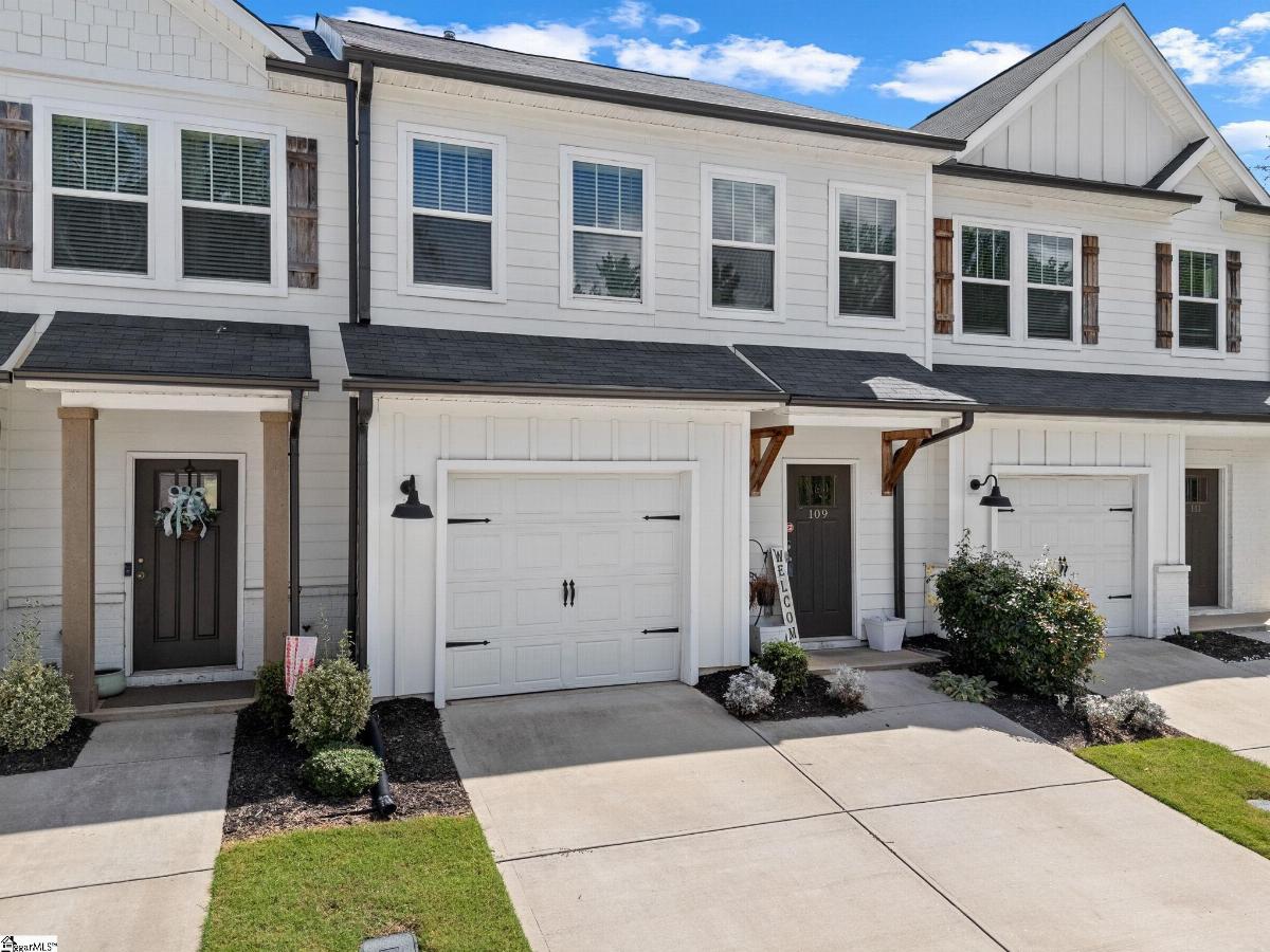 109 Grey Oak Trail