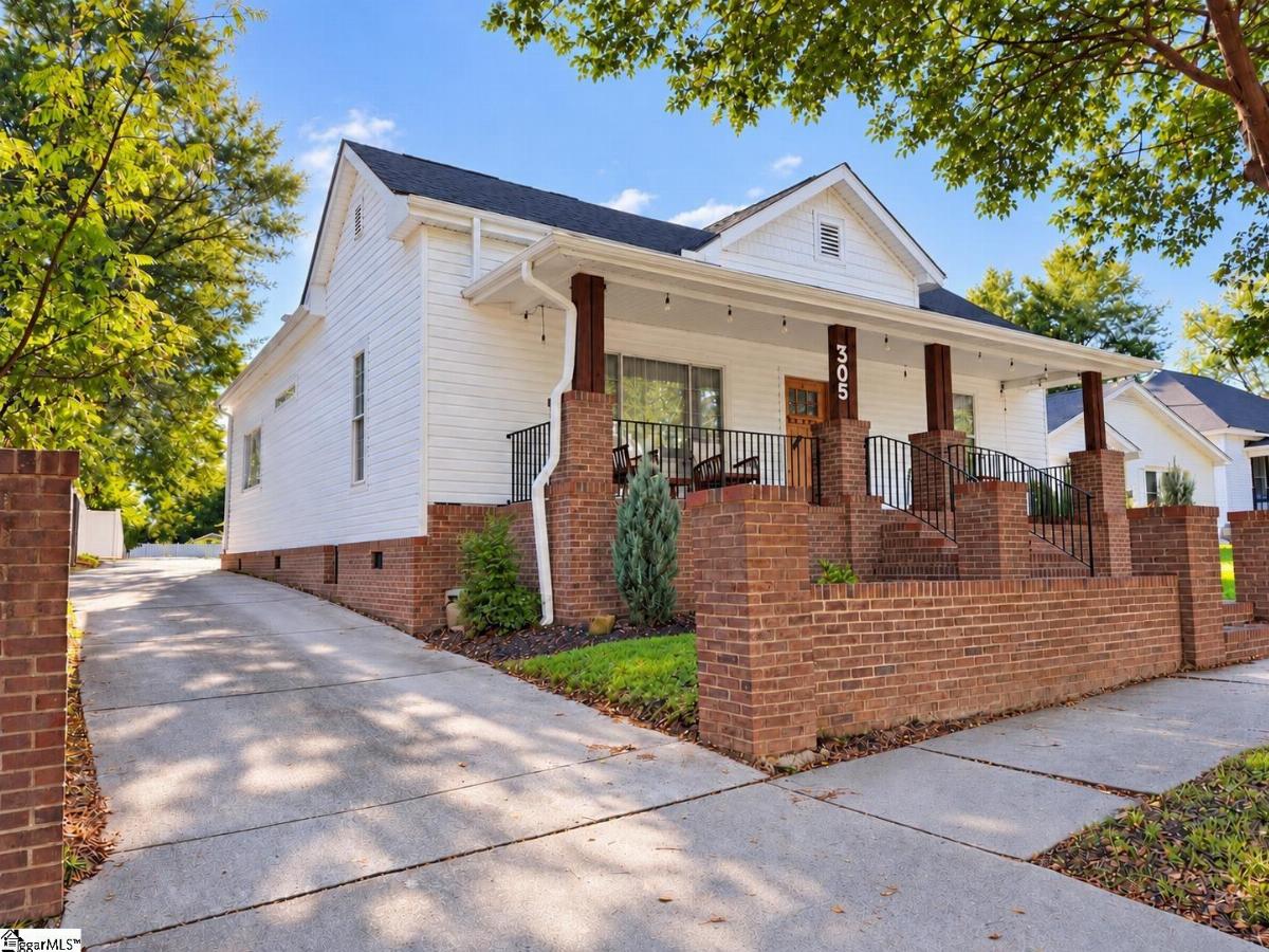 305 Pinckney Street