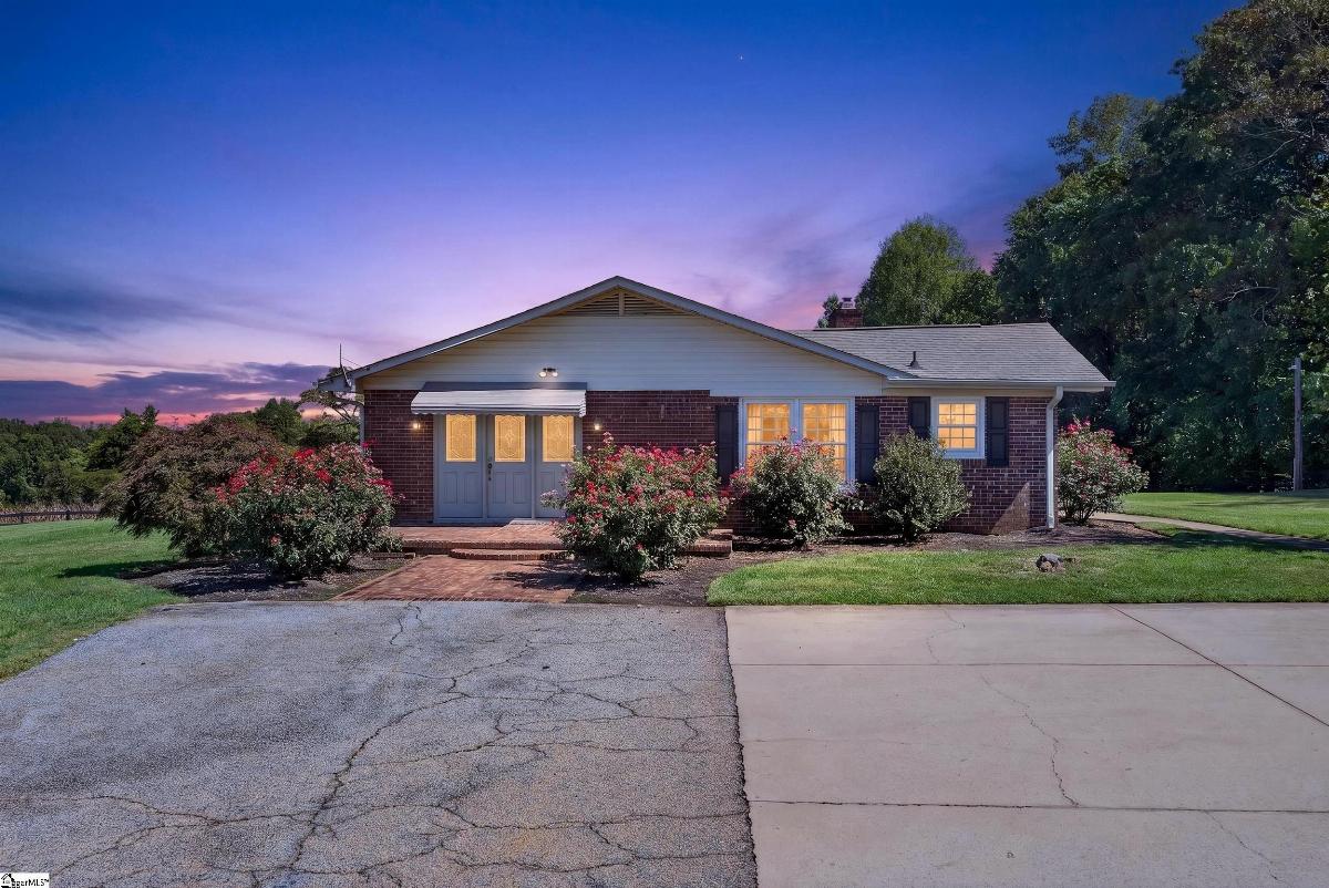 3858 N Highway 101