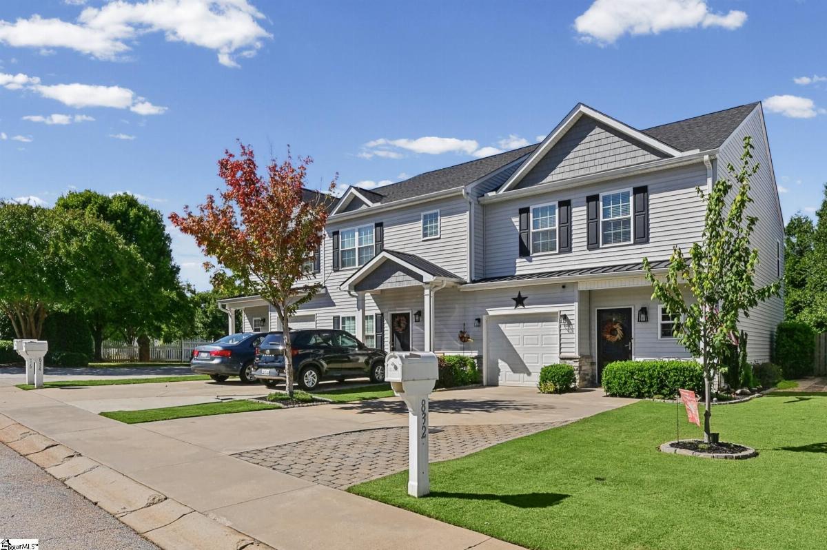 832 Chartwell Drive