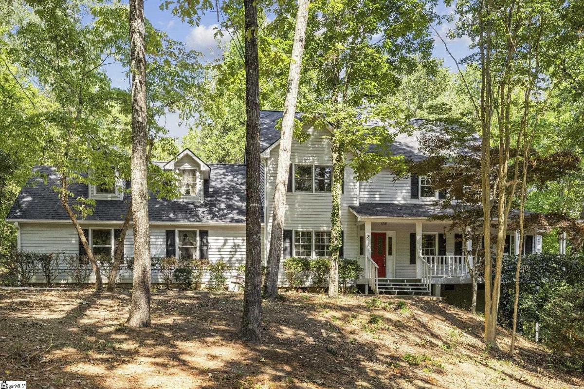 3 Eastern Pointe