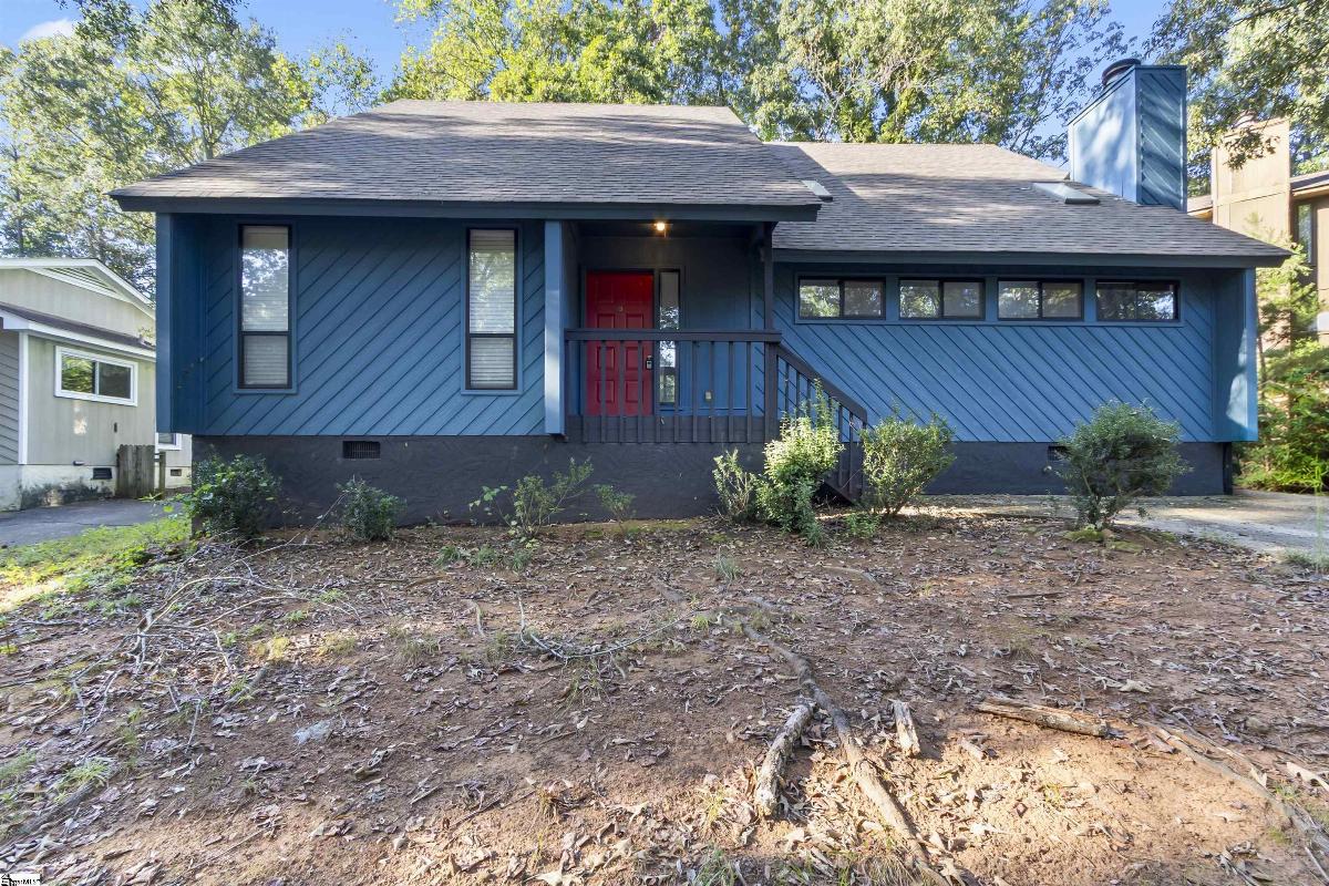 1404 Winding Way