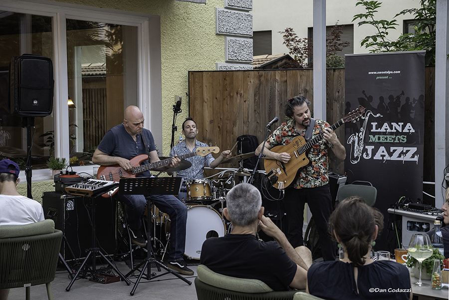Stef Giordi & Connected