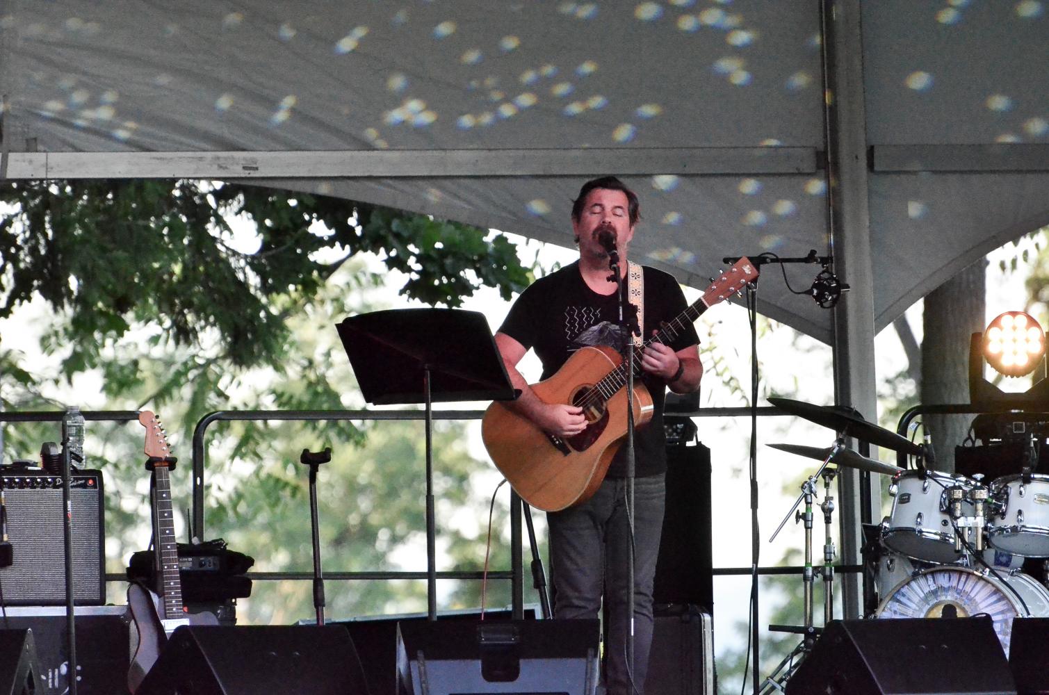 Duncan Sheik and Suzanne Vega Sunset Concert at Sands Point Preserve Conservancy on 9-25-2016. 