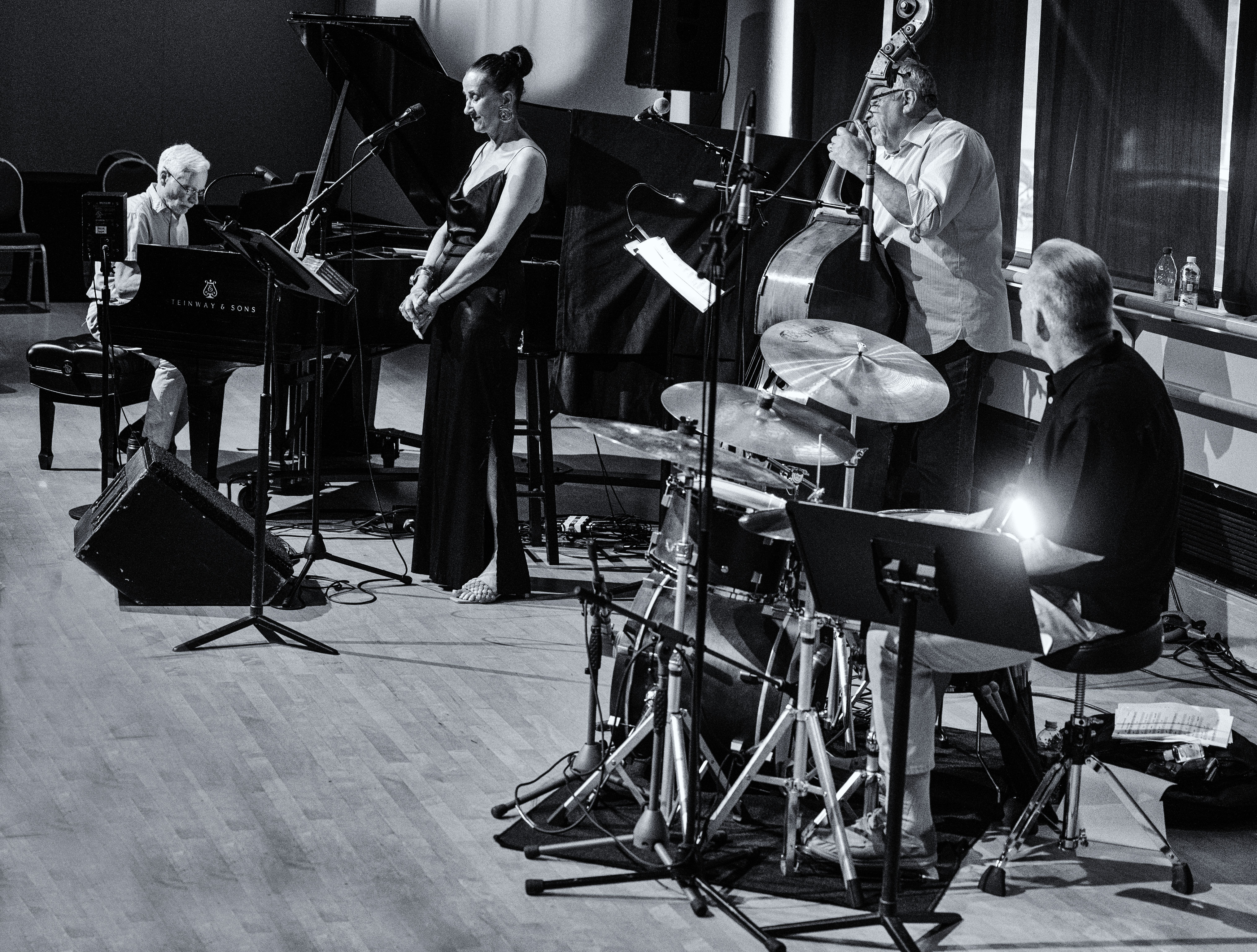 Tessa Souter with the Jimmy Masters Trio