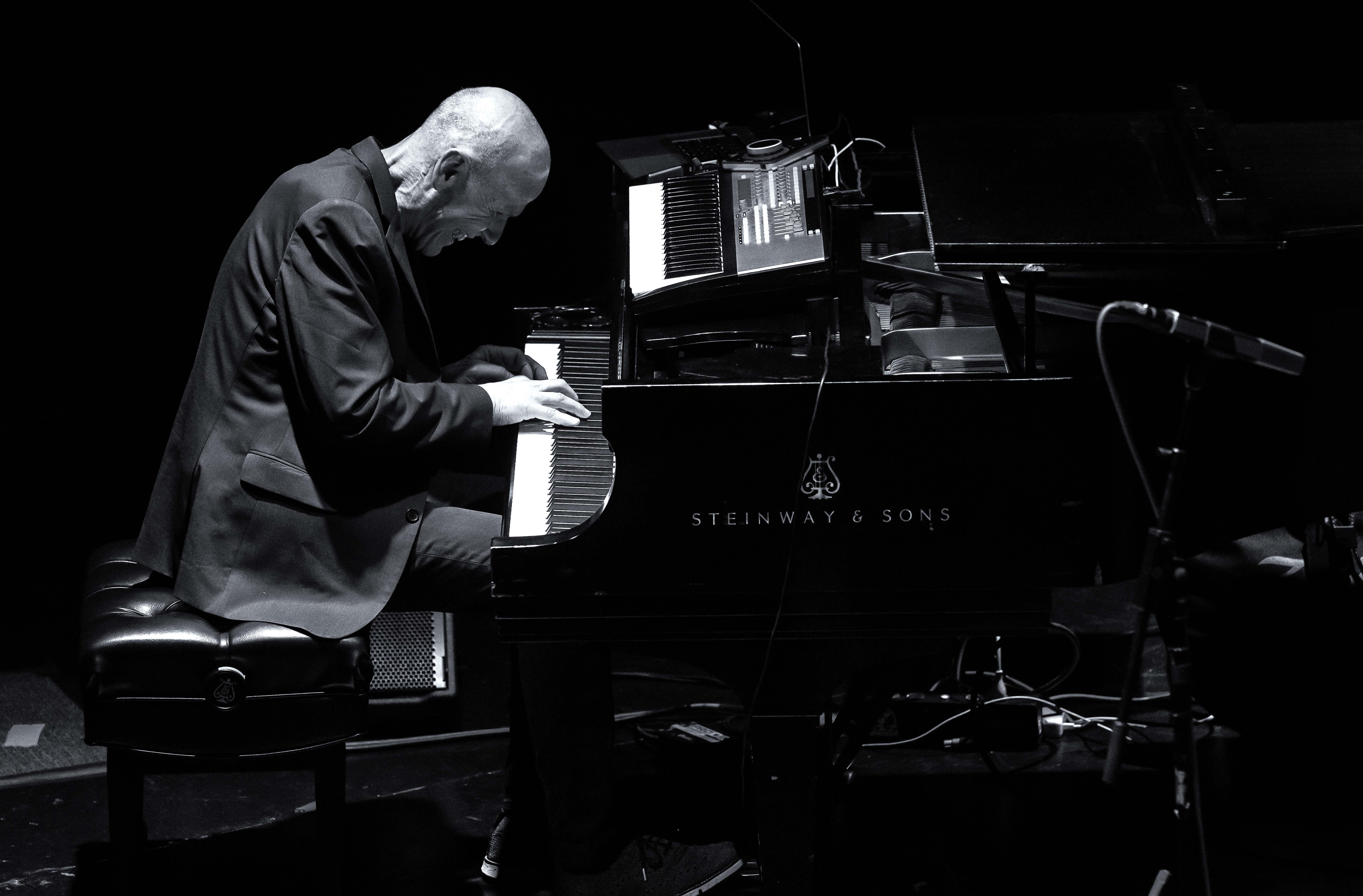 Russell Ferrante