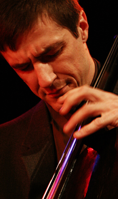 Fred Lonberg-Holm with "Vandermark 5" at the Sud Des Alpes, Amr, Geneva, Switzerland, 2005