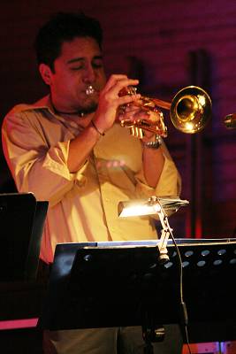 Giovanni Siveroni with "Batambo"at the Kilimandjaro Festival, Thonon-Les-Bains, France, 2005