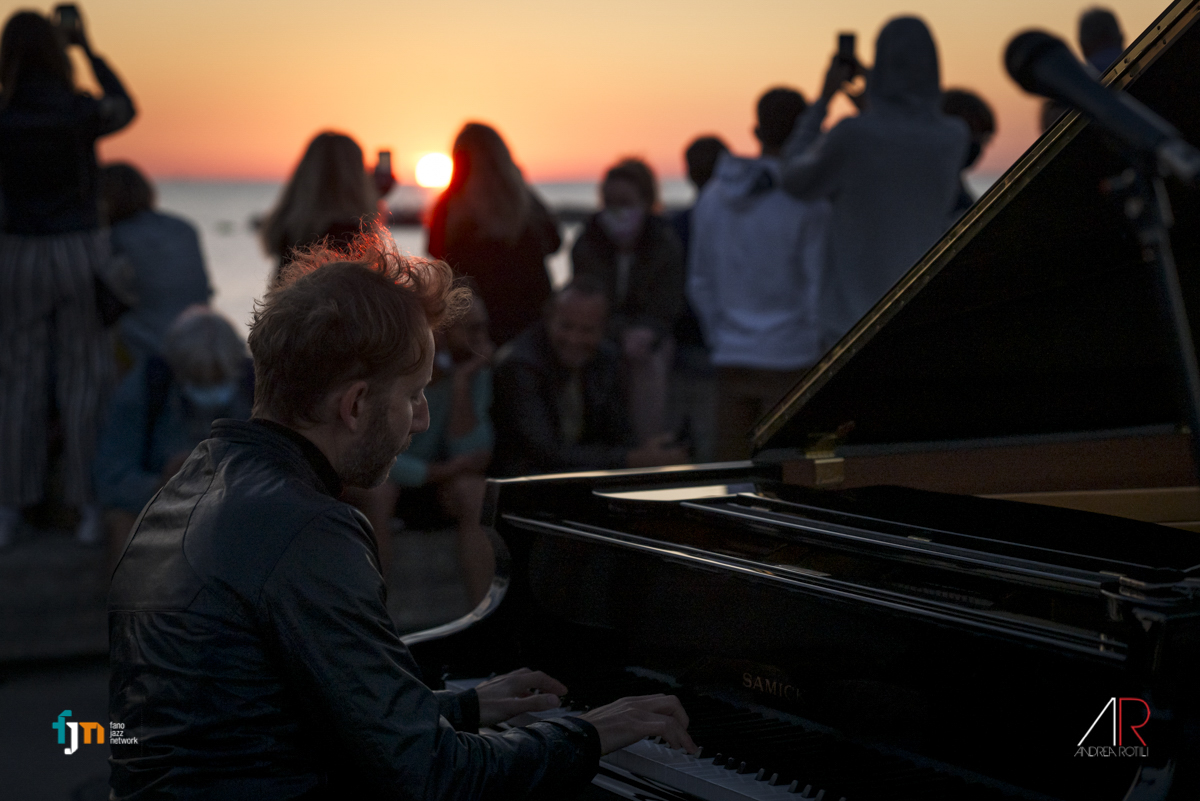 Simone Graziano concert at sunrise