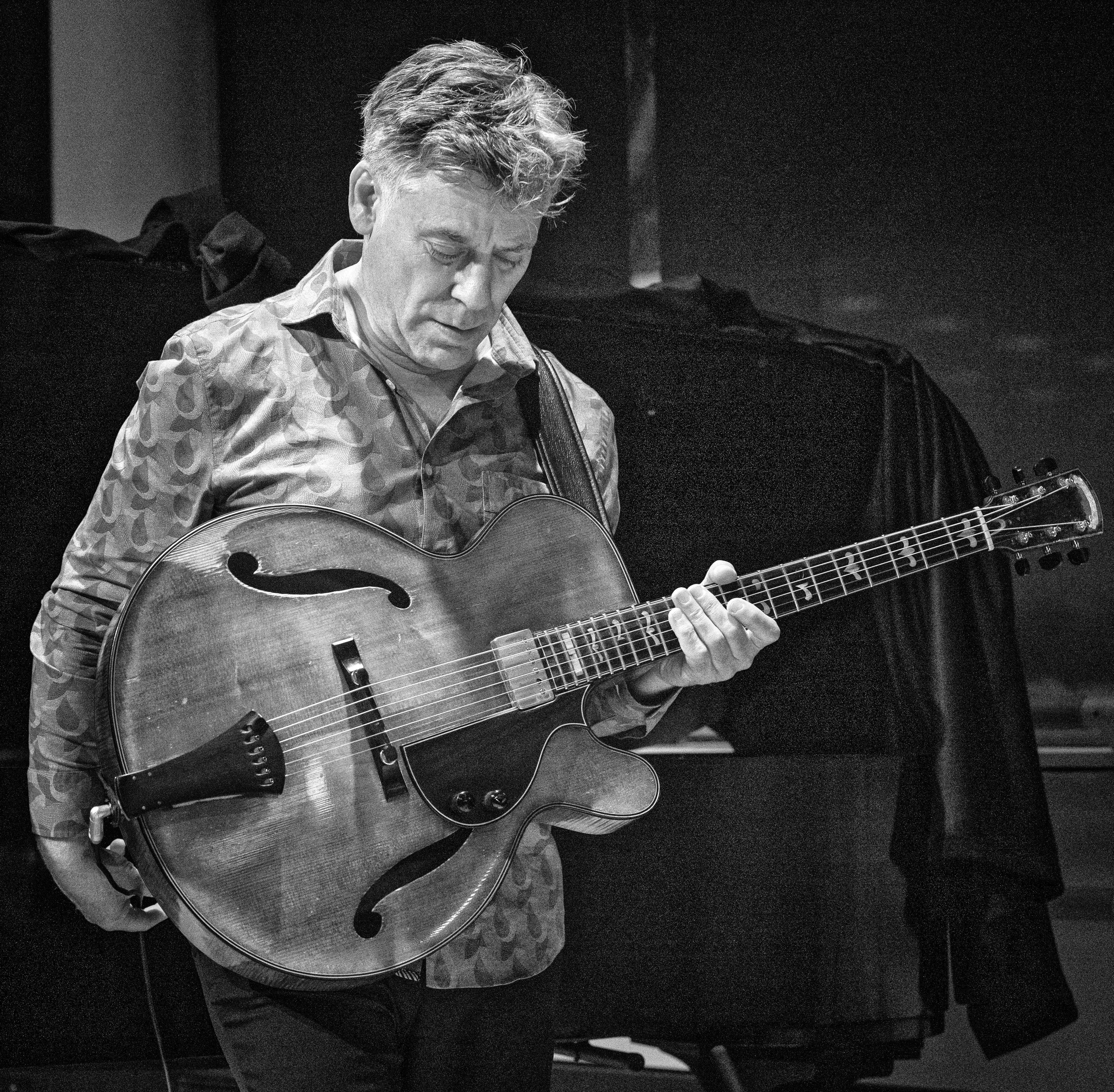 Peter Bernstein — jazz photo by Mark Robbins | All About Jazz
