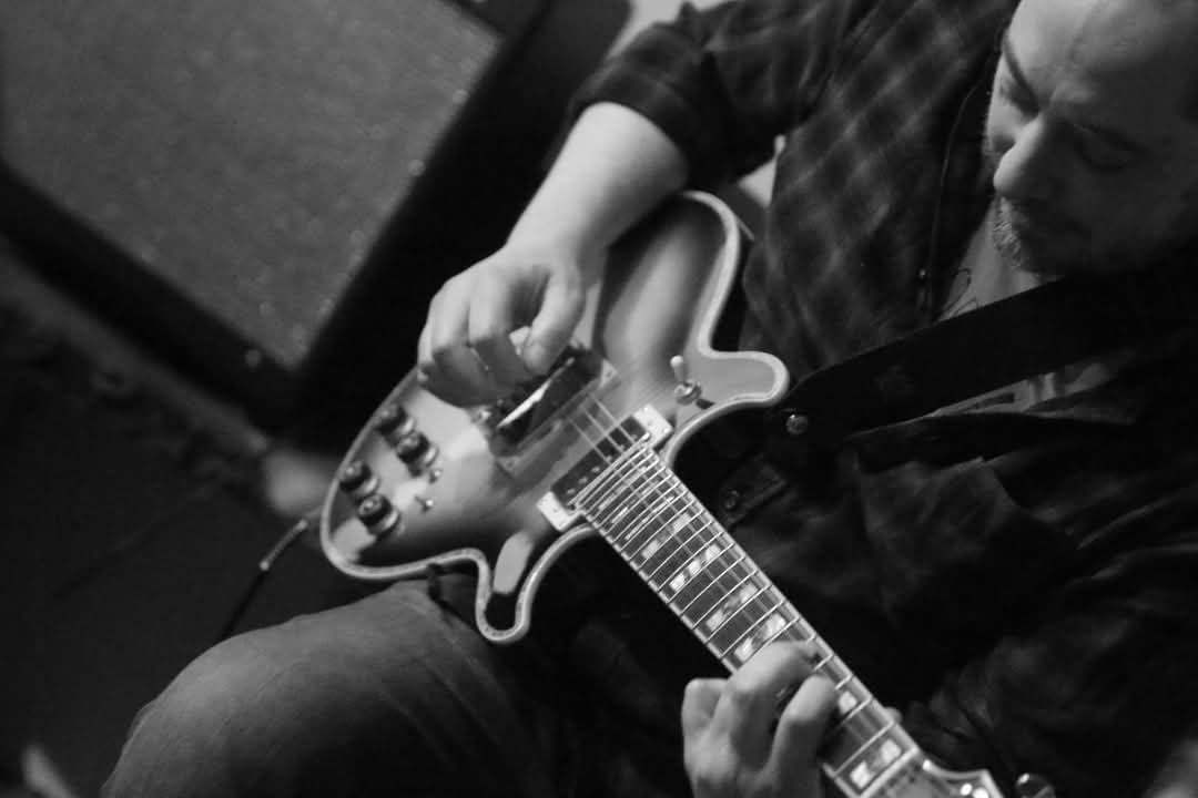 Luca Crispino musicista chitarrista jazz
