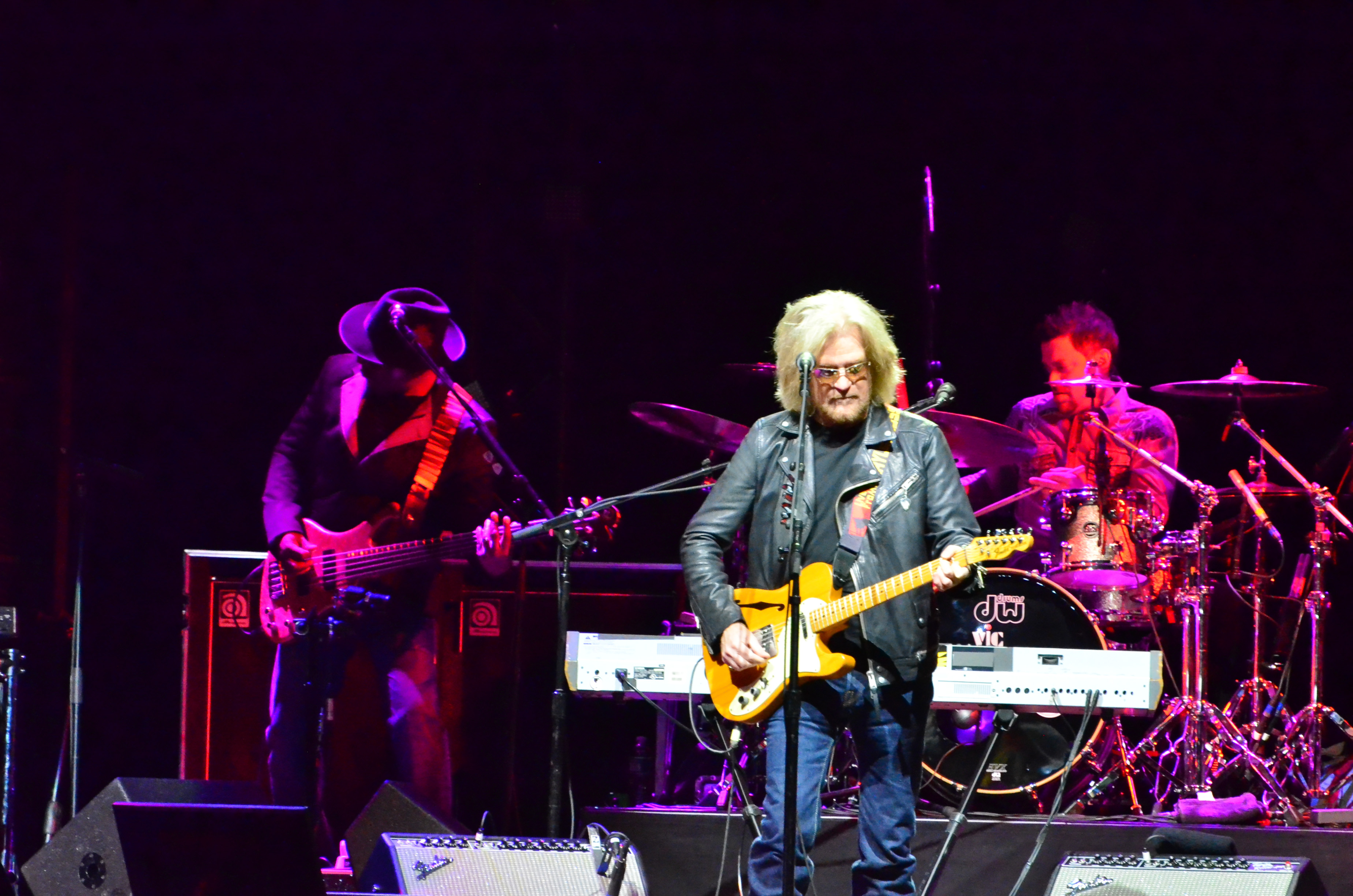 Hall & Oates plus Sharon Jones & The Dap Kings play MSG, 2-19-2016. 