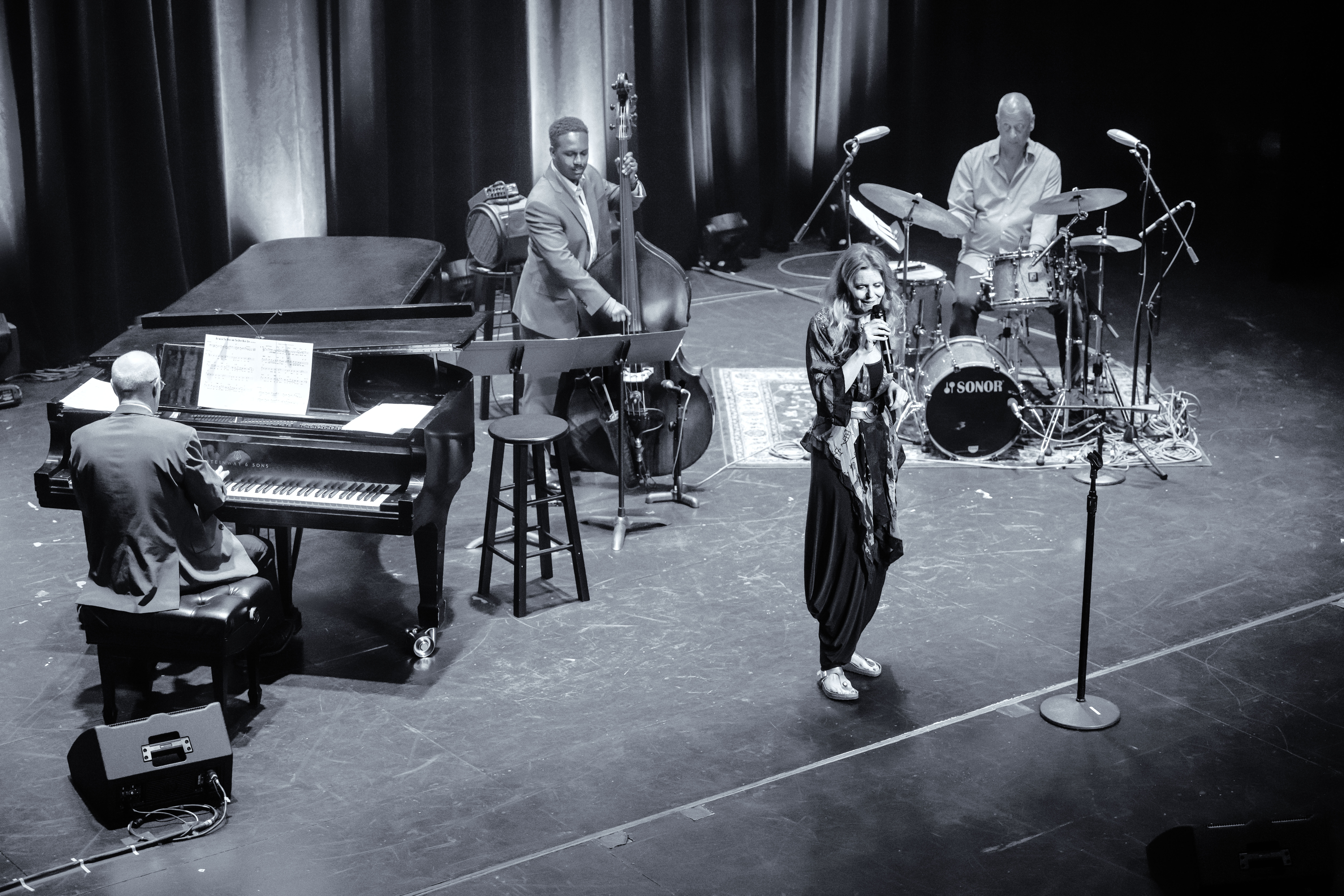 Tierney Sutton, Allen Farnham, Will Ledbetter, Jae Sinnett