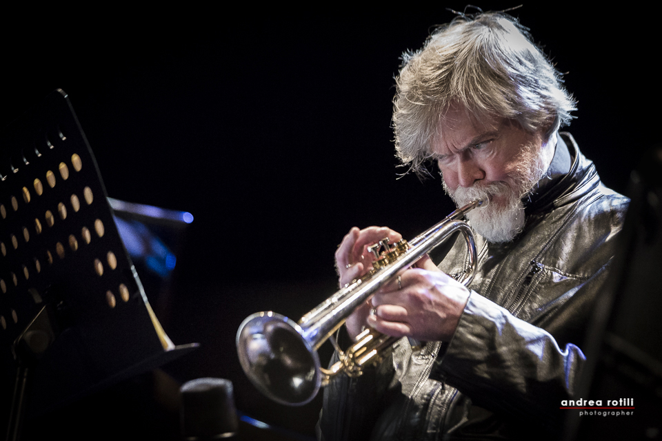 TOM HARRELL